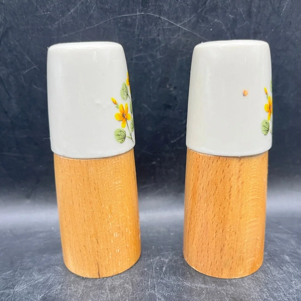 VTG MCM‎ Wood Salt & Pepper Shakers Ceramic Tops 3.5
